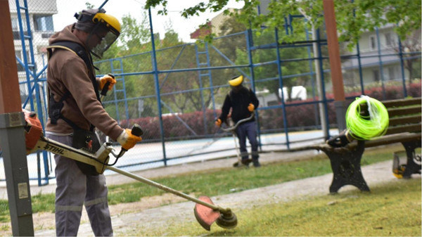 Altıeylül Park Ve Bahçeler Müdürlüğü Sahada Yoğun Mesaide