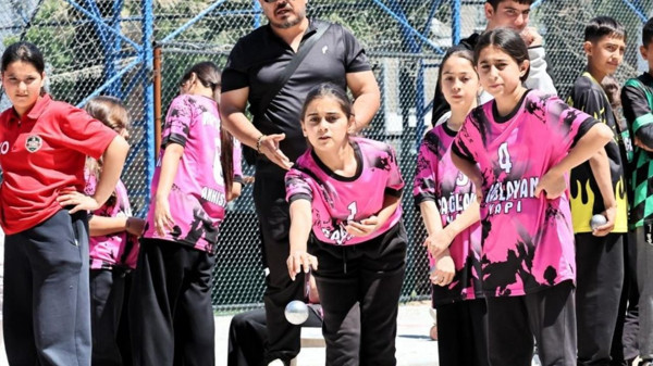 Balıkesirli Sporcular Akhisar’da Sahaya Çıktı