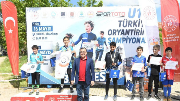 Genç Sporcular Balıkesir’de Kıyasıya Mücadele Etti