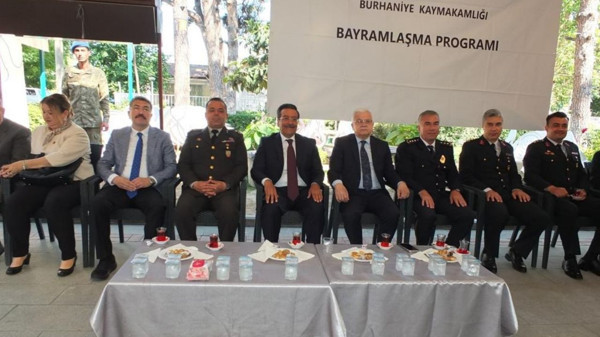 Burhaniye'de Resmi Bayramlaşma Töreni