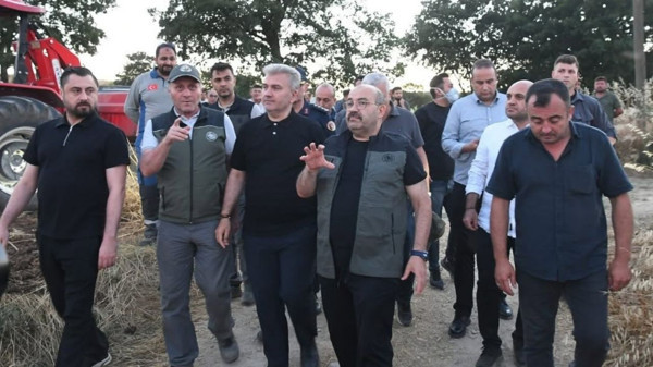 Vali Ustaoğlu: "550 personelle yangınlara müdahalemiz devam ediyor"