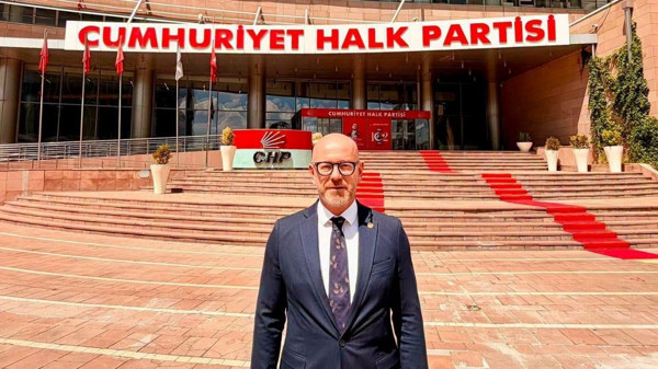 CHP'DE SERKAN SARI YEDEK GURUP BAŞKAN VEKİLİ OLDU