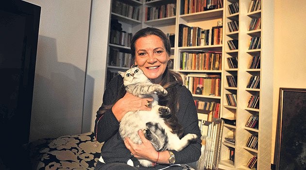 Aliye Uzunatağan Kimdir
