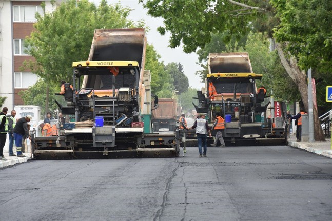 Büyükşehir Deforme Caddeleri Yeniliyor