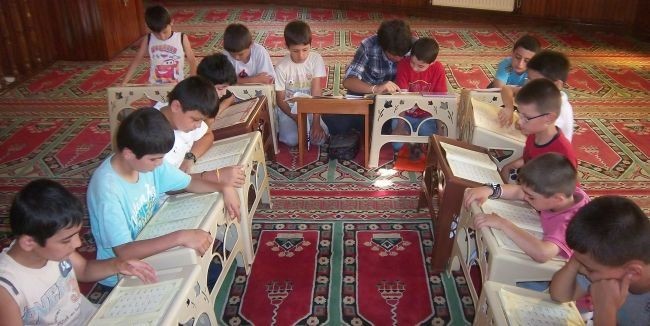 Yaz Kur’an Kursları Gençlik İçin Bir Fırsat Minare Gölgesinde Değerler Eğitimi