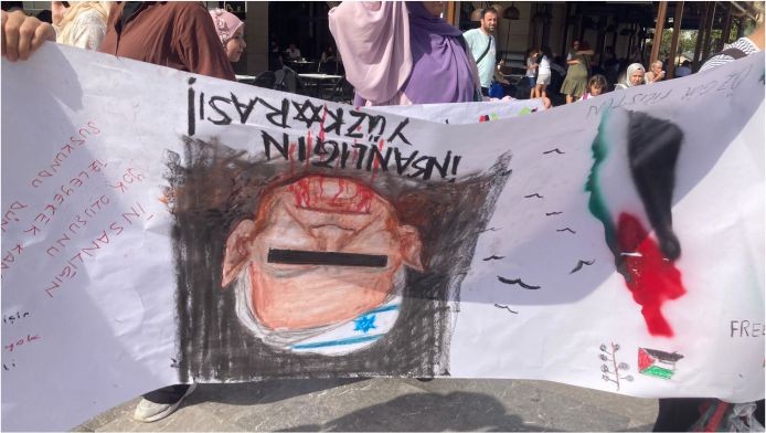 Balıkesir'de Gençlerden Anlamlı Mesaj