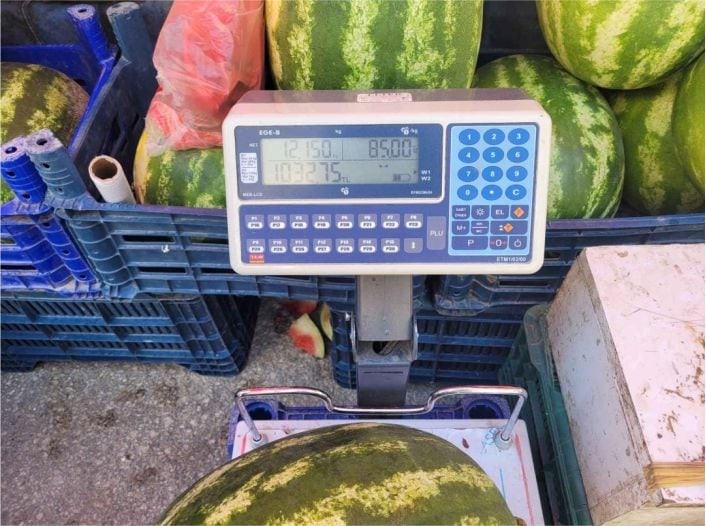 Pazardaki Yüksek Fiyatlar Yüzünden Karpuzu Parçaladı