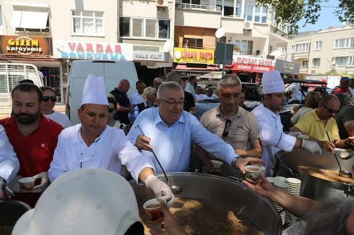  Edremit’te Aşure İzdihamı