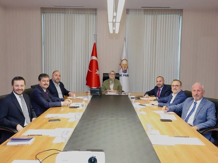 AK Parti’den Sivil Toplum ve Halkla İlişkilerde Yeni Dönem Vurgusu