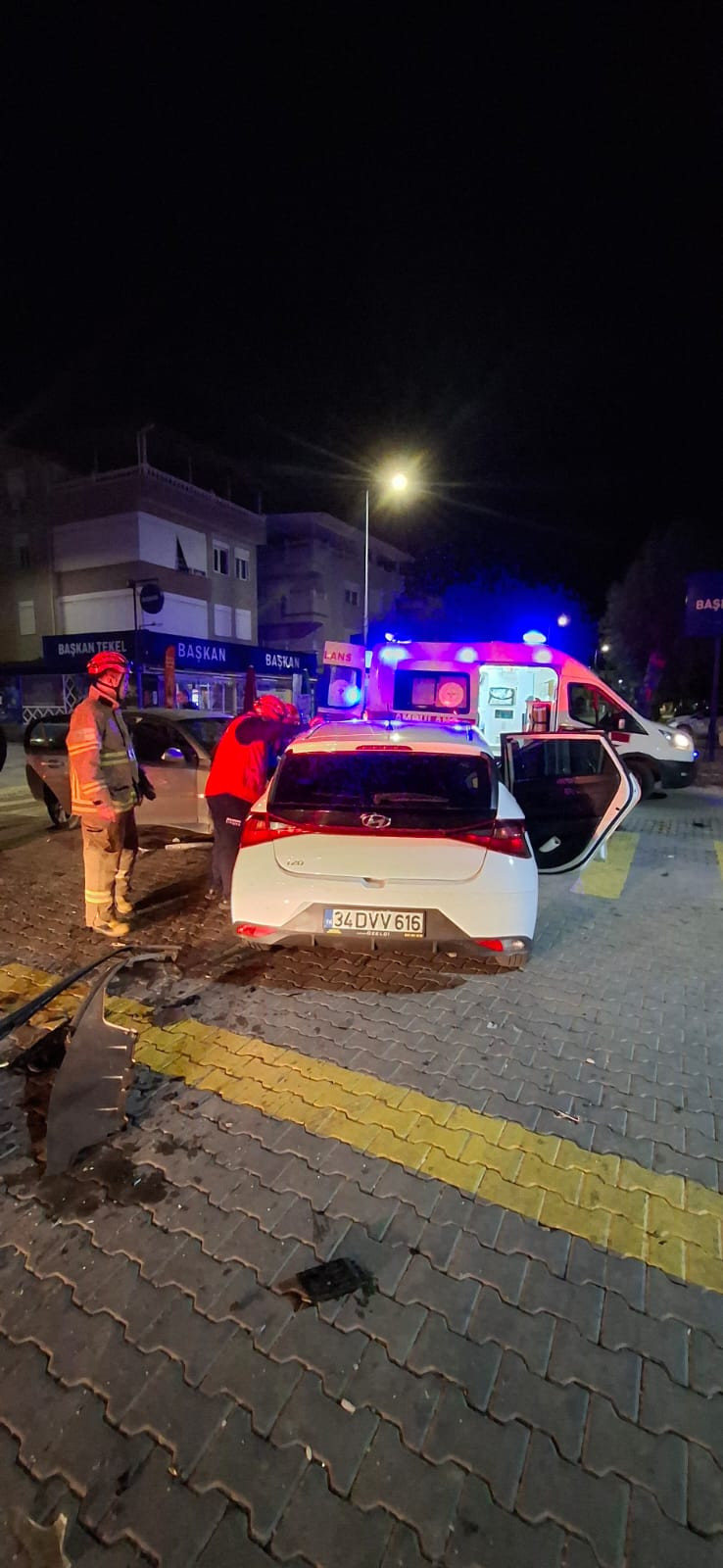 Edremit Akçay Altınkum'da Kaza 2 Yaralı - 1. resim