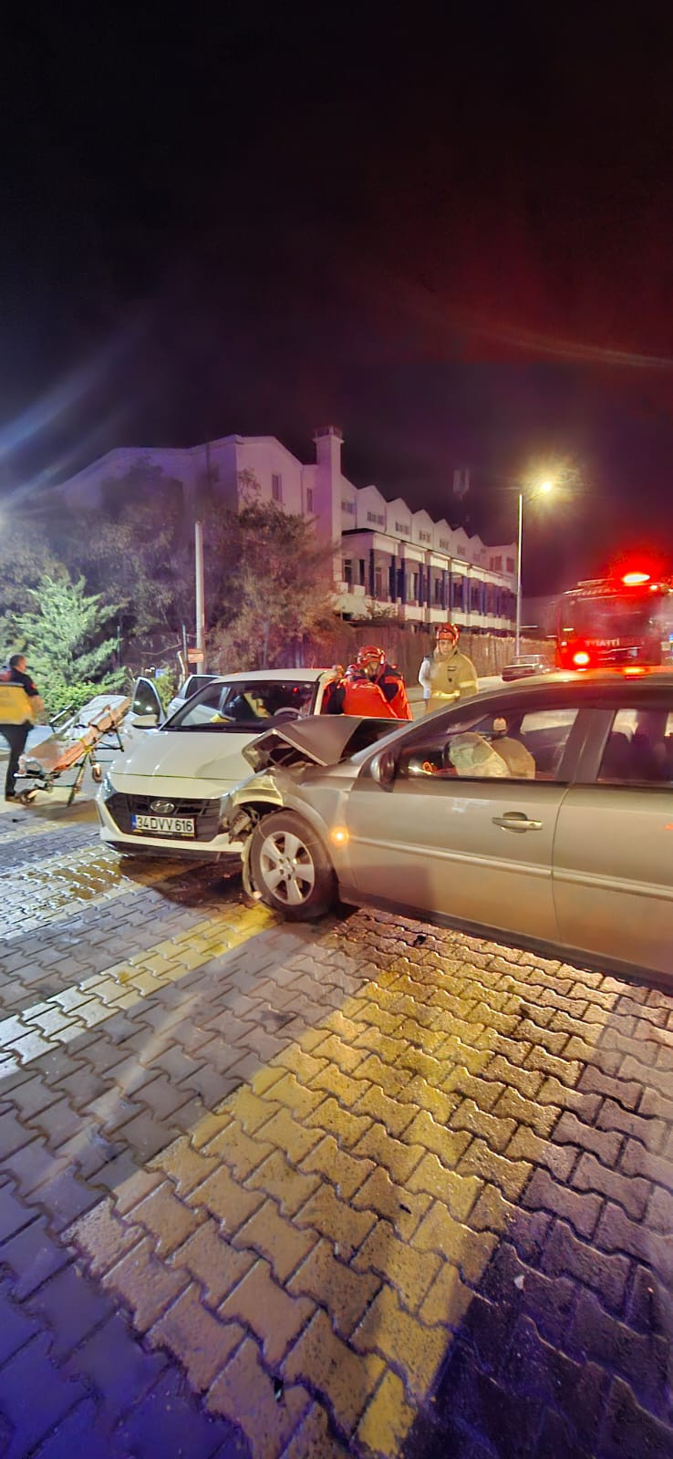 Edremit Akçay Altınkum'da Kaza 2 Yaralı - 2. resim