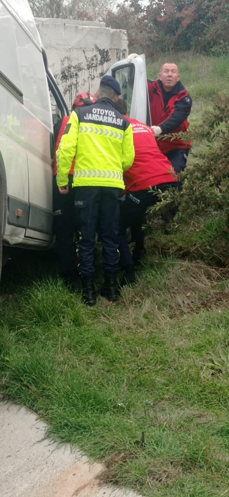 Feci Kaza: 2 Kişi Hayatını Kaybetti, 1 Yaralı Kurtarıldı - 1. resim