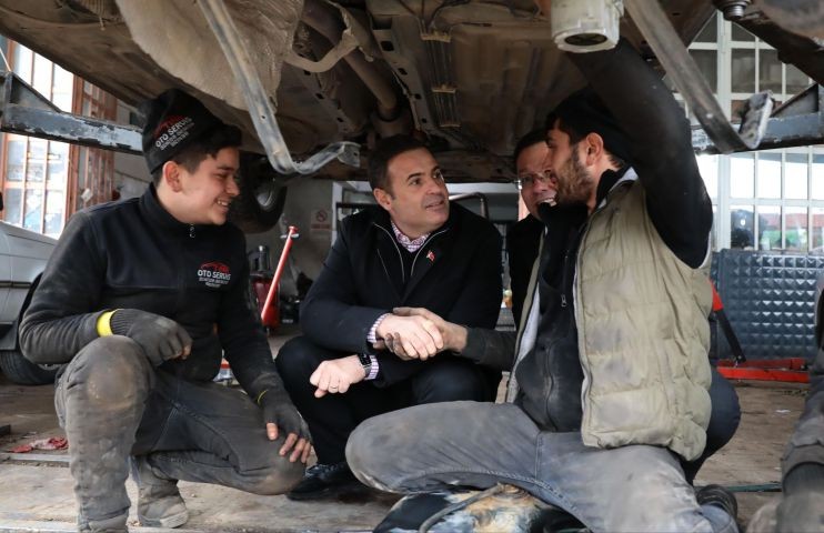 Sındırgı Ahmet Akın’ı Bağrına Bastı