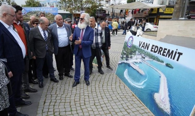 Van'ın kurtuluşu Balıkesir Edremit'te kutlandı Van’ın Kurtuluşu Edremit’te Coşkuyla Kutlandı