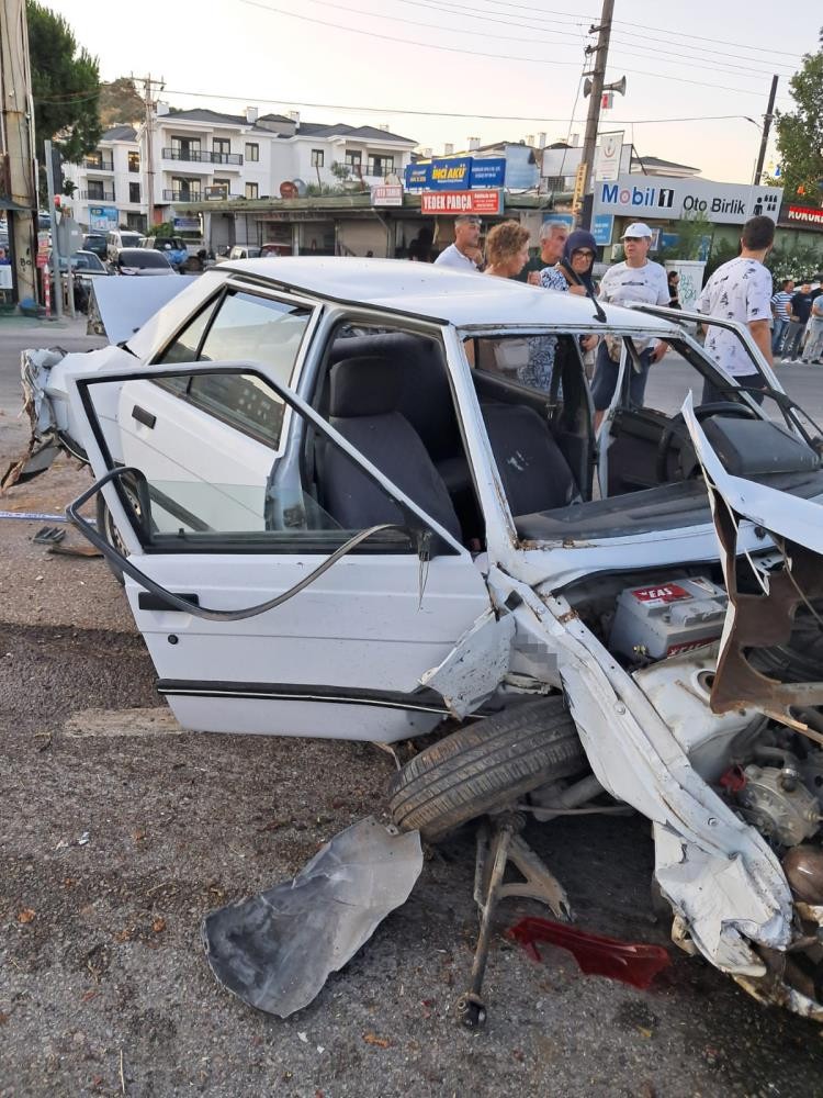 Freni Tutmadı Ortalık Karıştı: 4 Yaralı