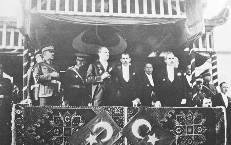 Cumhuriyet'in mimarı Atatürk'ün ebediyete intikalinin üzerinden 87 yıl geçti - Resim: 4