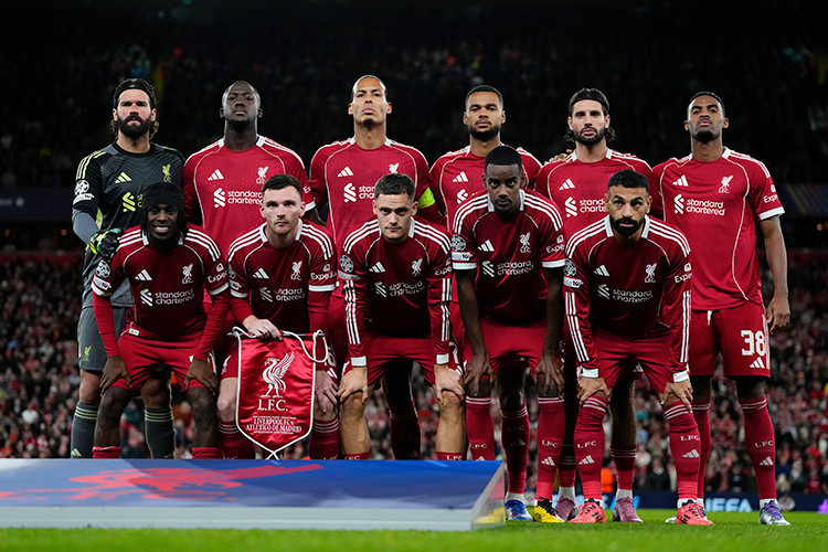 Liverpool transfere yarım milyar avro harcadı İngiliz temsilcisi, bu sezon 500 milyon avronun üzerinde bonservis bedeli ödeyerek kadrosunu güçlendirdi.  Hollandalı teknik direktör Arne Slot yönetiminde İngiltere Premier Lig'i kazanan Liverpool, bu sezon 20 yıllık UEFA Şampiyonlar Ligi şampiyonluğu hasretini dindirmek için mücadele edecek.  Allison Becker, Virgil van Dijk, Ryan Gravenberch, Alexis Mac Allister, Curtis Jones, Dominik Szoboszlai, Cody Gakpo ve Mohamed Salah gibi yıldız oyuncuların top koşturduğu İngiliz ekibi, transfer döneminin rekor bonservis ücretlerini ödeyerek kadrosunu daha da kuvvetli hale getirdi.