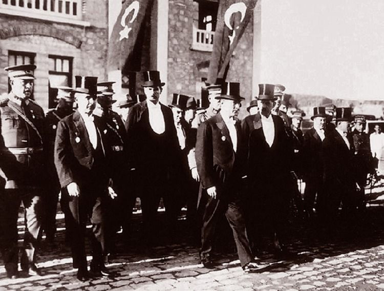 Cumhuriyet'in mimarı Atatürk'ün ebediyete intikalinin üzerinden 87 yıl geçti - Resim: 5