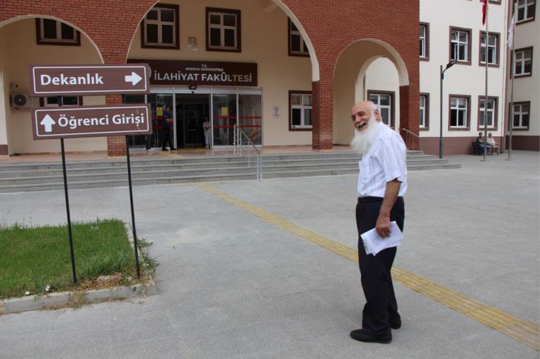 82 Yaşındaki Yaşar Dede