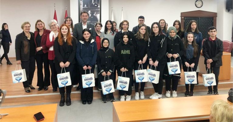 "Mutlu Kadın Mutlu Toplum"