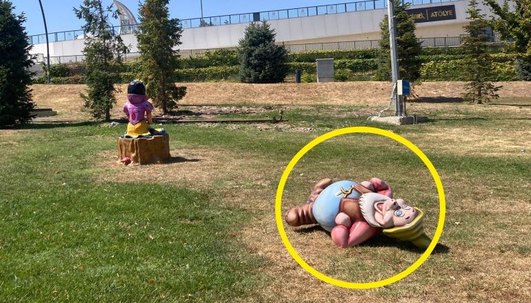 Balıkesir’de Rüzgar Bakın Neleri Devirdi