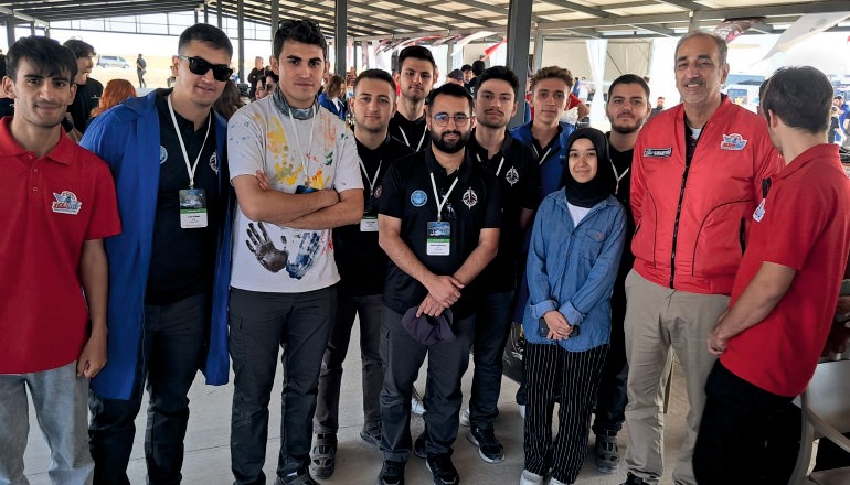 Selçuk Bayraktar’dan BAÜN Öğrencilerine Destek
