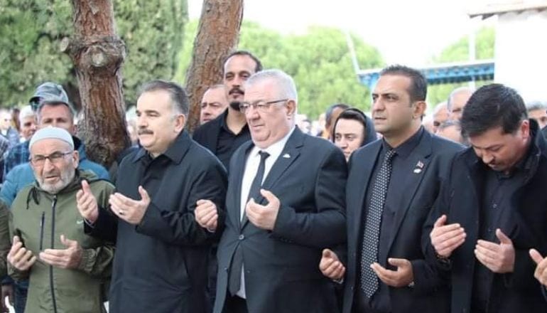 Edremit’te Mahalle Halkı Yağmur Duasına Çıktı