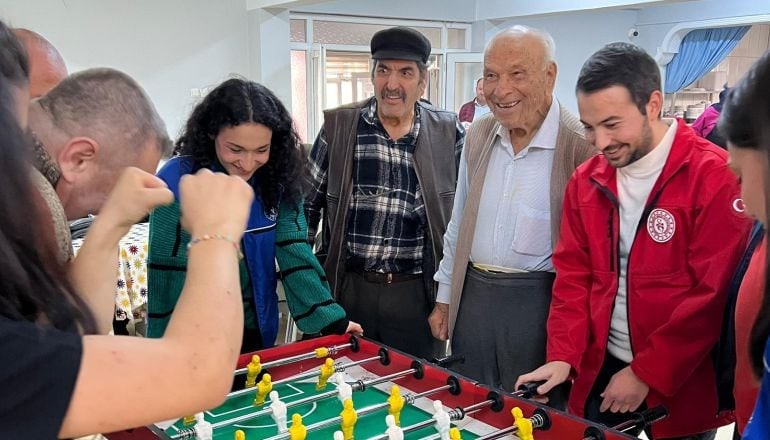 Balıkesir Gençlik Merkezi Nesiller Arası Köprü Kurdu