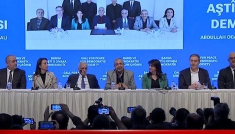 Öcalan’dan Tarihi Çağrı: ‘’PKK Kendini Feshetmelidir’’