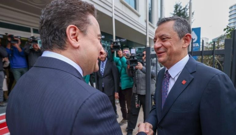 CHP Genel Başkanı Özel'den 'İki Aday' Sorusuna Sürpriz Yanıt