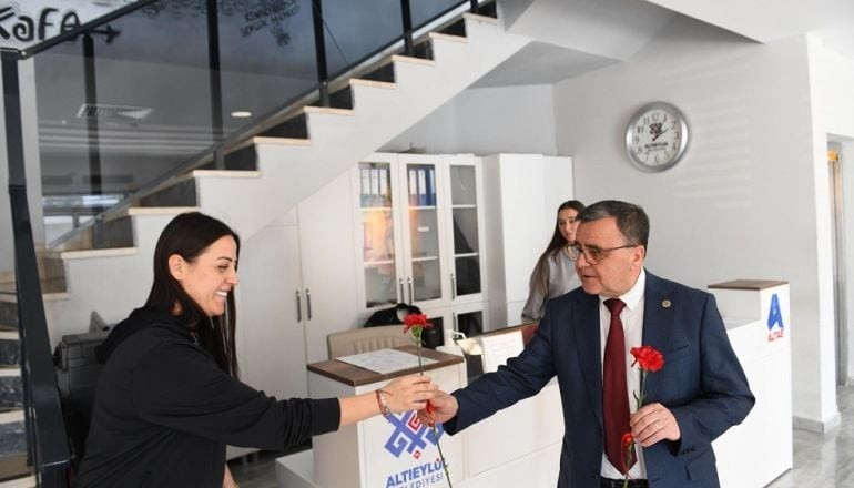 Altıeylül Belediyesi'nden Kadınlara Destek