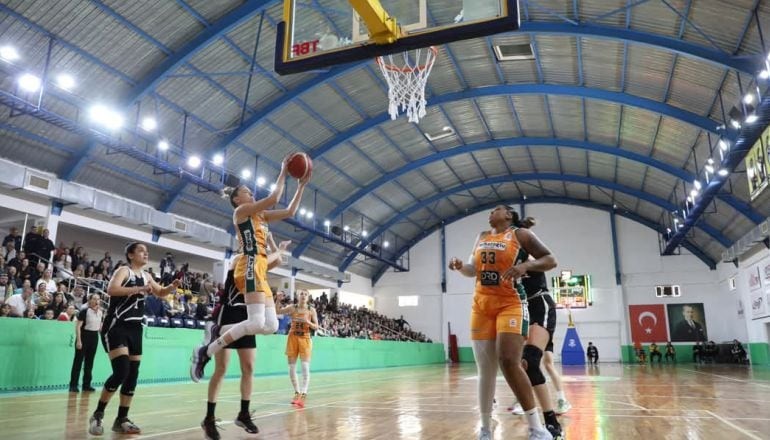 Edremit Belediyesi Gürespor Süper Ligi Garantiledi