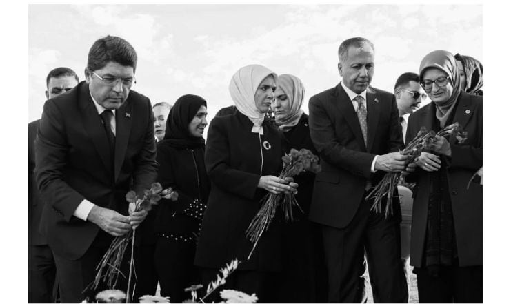 Üç Bakan Narin'in kabrini ziyaret etti!