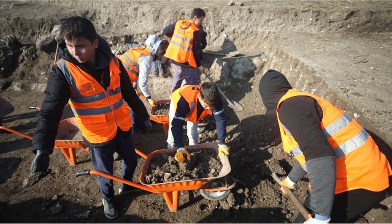 Balıkesir’de 2 Bin 700 Yıllık Sur Bulundu