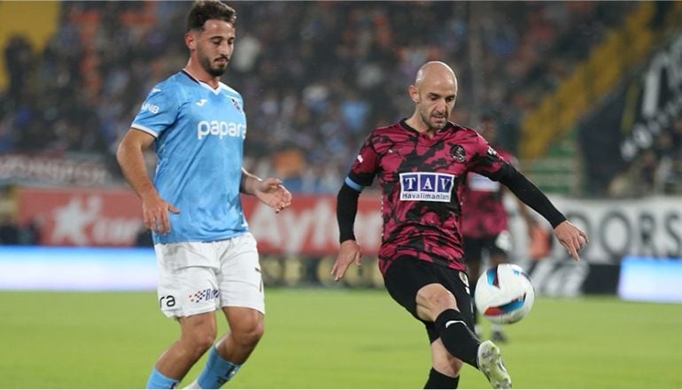 Trabzonspor, Alanyaspor'u Gol Yağmurunda Mağlup Etti!