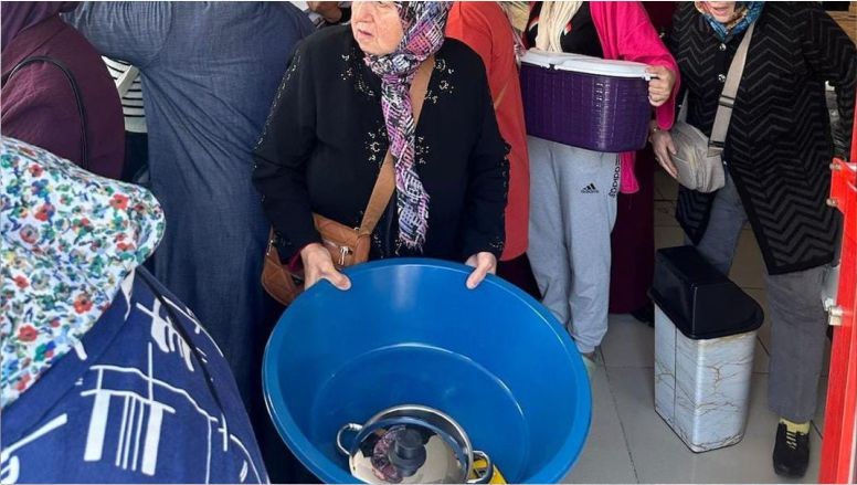 Balıkesir'deki Yeni Mağaza Açılışında İzdiham Yaşandı