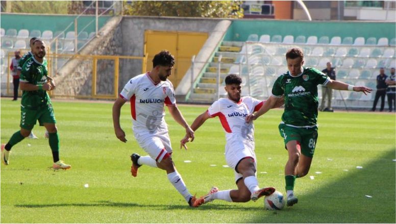 Amasyaspor, Balıkesirspor'u 2-1 Yendi