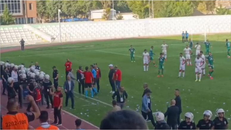 Balıkesirspor Maçında sahada gerginlik Yaşandı