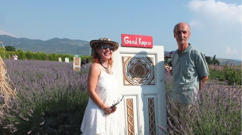 Emekli Teknikerden Lavanta Bahçesine Gönül Kapısı 