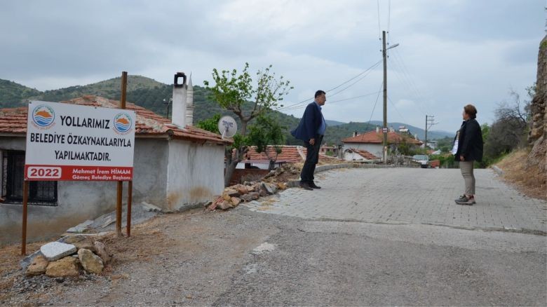 Parke Taş Çalışmaları Devam Ediyor