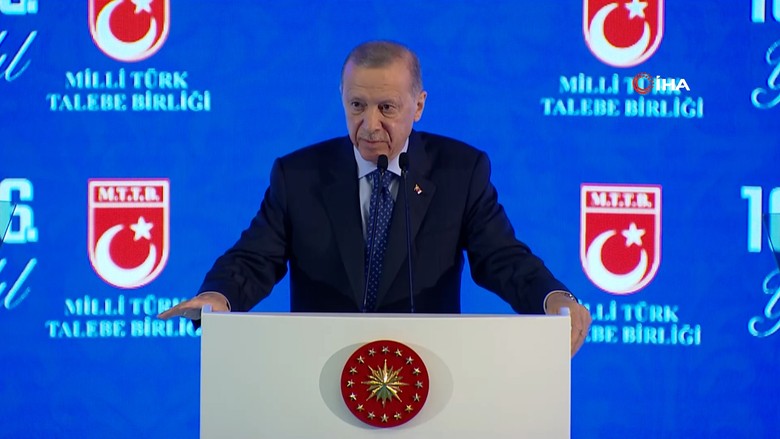 Erdoğan: “Filistin'de olayların bu seviyeye gelmesi islam aleminin dağınıklığıdır.”
