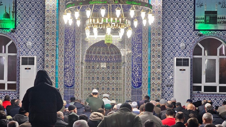 Bandırma'da Ramazan Coşkusu: İlk Teravih Namazı Kılındı