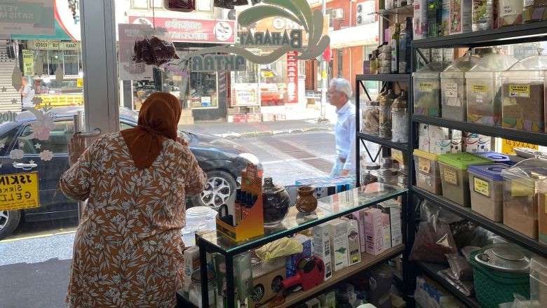 Balıkesir’de Yaz Mevsimi Aktar Raflarını Değiştirdi