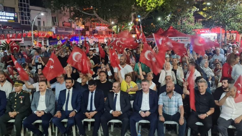 15 Temmuz’da Edremit Tek Yürek Oldu