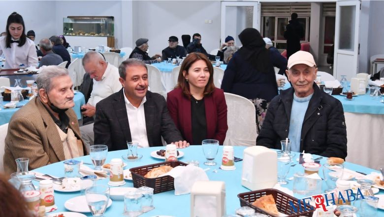 Vali Şıldak Huzurevinde