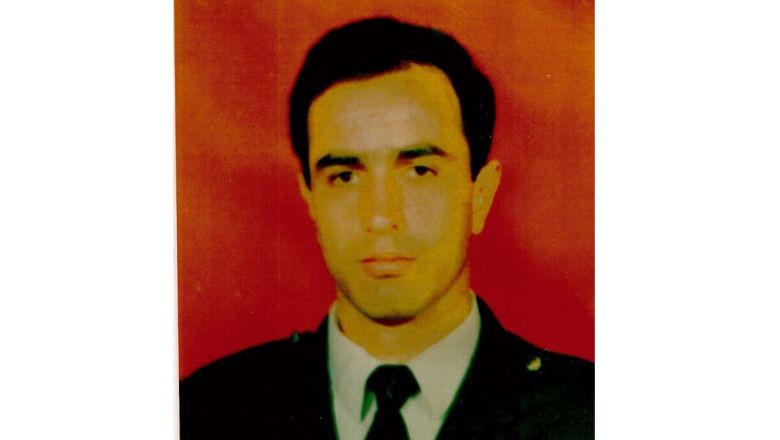 Hasan Onar Şehit Annesini Unutmadı. Balıkesir İl Emniyet Müdürü Hasan Onar ve eşi Gülçin Onar şehit annesini ziyaret etti.