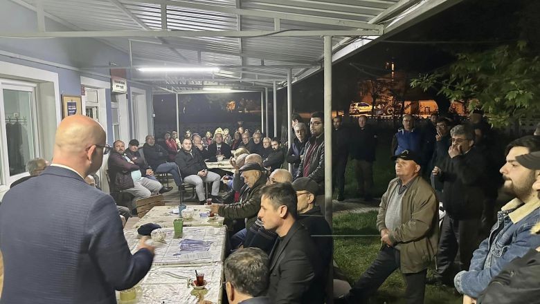 Serkan Sarı Ziyaretlerine Devam Ediyor. Cumhuriyet Halk Partisi Milletvekili Adayı Serkan Sarı saha çalışmalarına devam ediyor. Seçime sayılı günler kala ziyaretlerine devam eden Sarı Altıeylül İlçesi'nin kırsal mahallelerini ziyaret etti.
