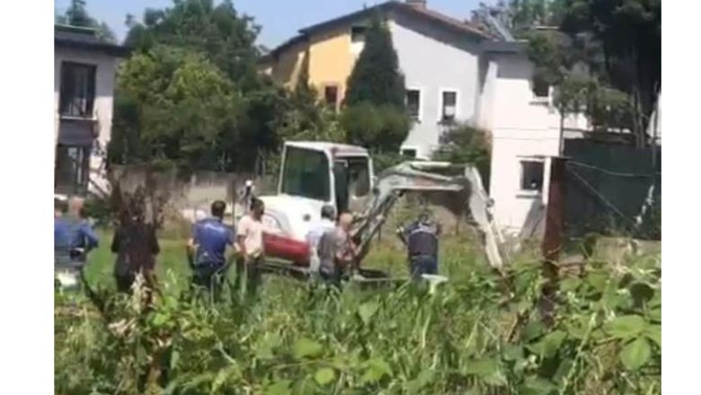 Kesik baş cinayetinde son gelişme. Karı kocanın parçalanmış cesetlerinin ekipler çöp poşetinde toprağa gömülü halde bulmuştu. Konuyla ilgi açılan davanın duruşması gerçekleşti. İran uyruklu tutuklu sanığın yargılanmasına devam etti.