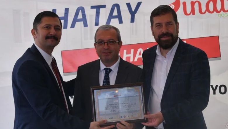 Sındırgı'dan Depremzedelere 100 Konteyner. Balıkesir Sındırgı Belediyesi depremzedelere yardım etmeye devam ediyor. 