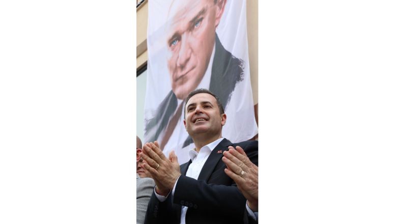 Akın gençlere seslendi. CHP Genel Başkan Yardımcısı Ahmet Akın, Atatürk’ü Anma Ve 19 Mayıs Gençlik Ve Spor Bayramı nedeniyle gençlere yönelik konuştu.
